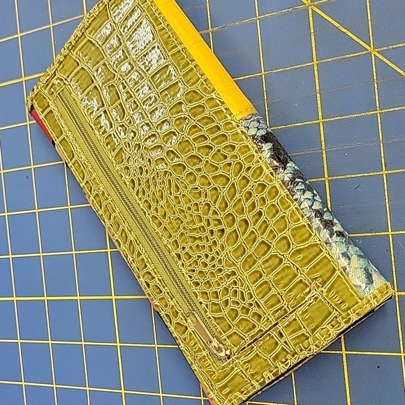 Patchwork Standard Wallet 7.5" x 4" Brand New Check Book Included - Picture 3 of 10